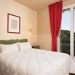 Hotel Logis Vignes Blanches*** Cosy Et Restaurant De Terroir Beaucaire (Gard)