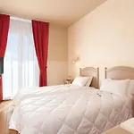 Logis Vignes Blanches*** Cosy Et Restaurant De Terroir 3* Beaucaire (Gard)