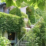 Logis Les Vignes Blanches Hotel Beaucaire (Gard)