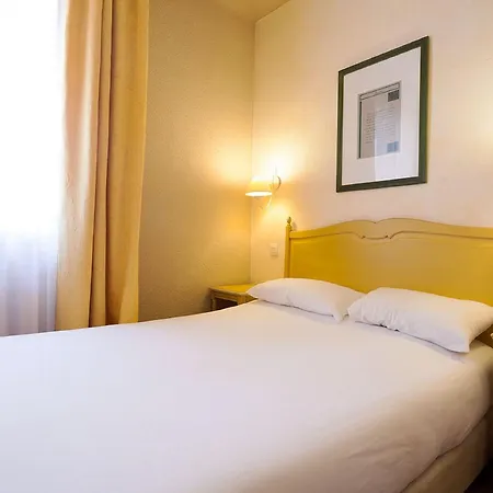 Hotel Logis Les Vignes Blanches 3*