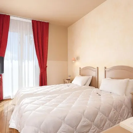 Hotel Logis Vignes Blanches*** Cosy Et Restaurant De Terroir Beaucaire (Gard)