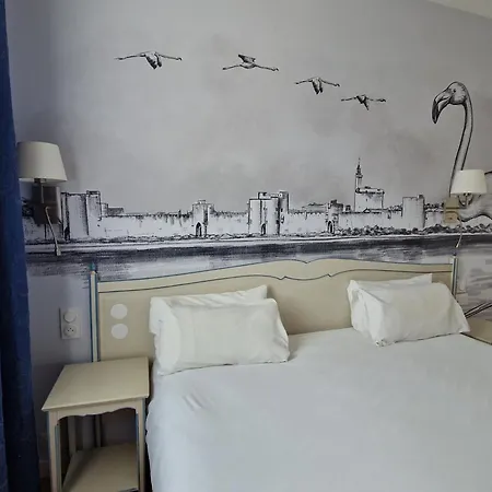 Logis Les Vignes Blanches Hotel