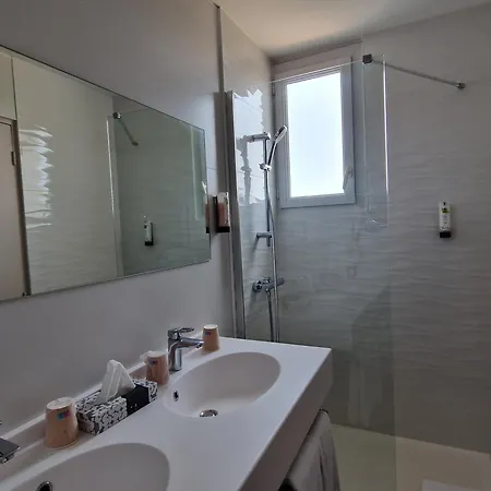 Hotel Logis Vignes Blanches*** Cosy Et Restaurant De Terroir 3*