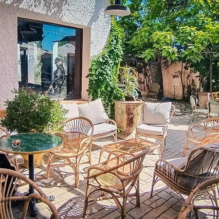 Logis Vignes Blanches*** Cosy Et Restaurant De Terroir 3*