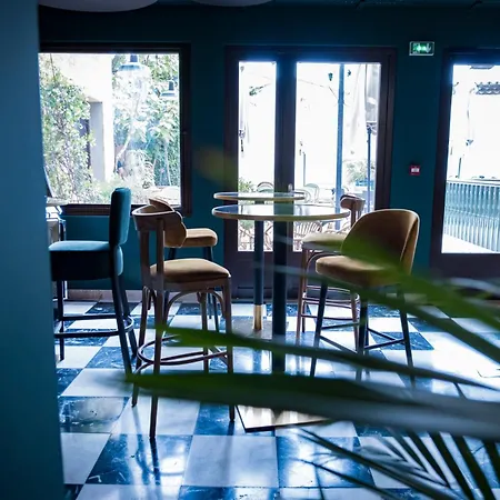 Hotel Logis Les Vignes Blanches Beaucaire (Gard)