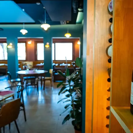 Logis Vignes Blanches*** Cosy Et Restaurant De Terroir 3*