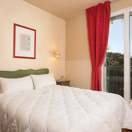 Hotel Logis Les Vignes Blanches Beaucaire (Gard)