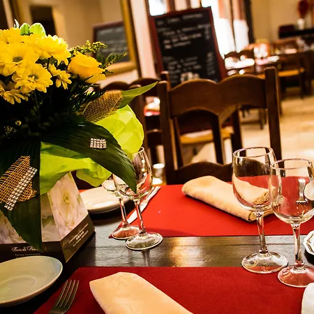 Logis Les Vignes Blanches Hotel