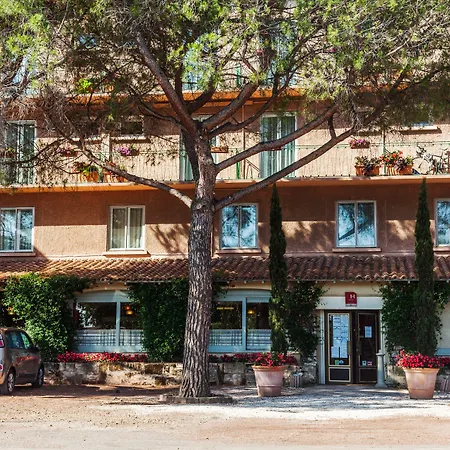 Hotel Logis Les Vignes Blanches Beaucaire (Gard)