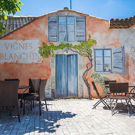 Logis Les Vignes Blanches מלון 3*