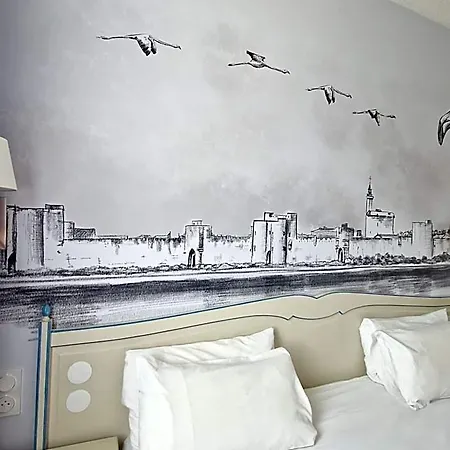 Hotel Logis Les Vignes Blanches 3*