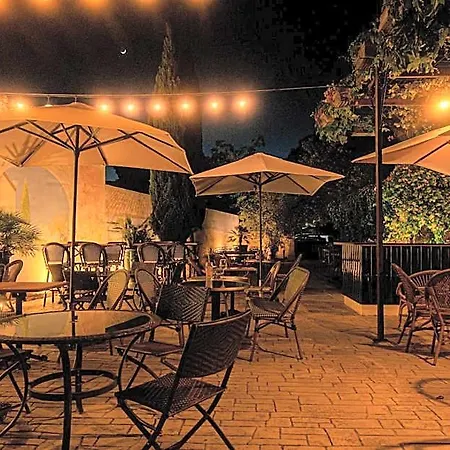 Logis Les Vignes Blanches Hotel Beaucaire (Gard)