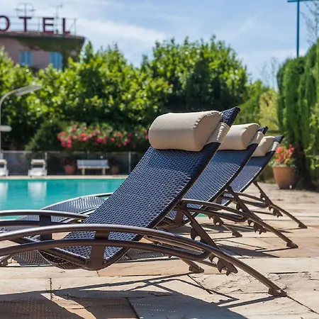 Logis Les Vignes Blanches Hotel Beaucaire (Gard)