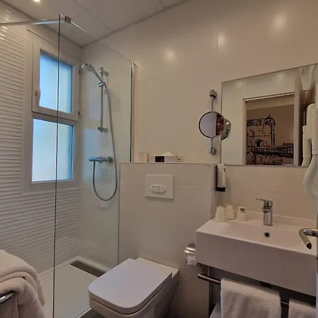 Logis Les Vignes Blanches Hotel 3*
