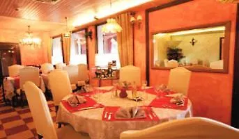 Hotel Logis Les Vignes Blanches 3*