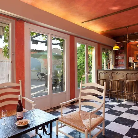 Logis Vignes Blanches*** Cosy Et Restaurant De Terroir Hotel Beaucaire (Gard)