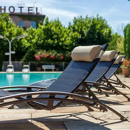 Logis Vignes Blanches*** Cosy Et Restaurant De Terroir Hotel Beaucaire (Gard)