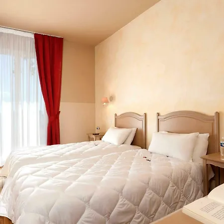 Hotel Logis Vignes Blanches*** Cosy Et Restaurant De Terroir Beaucaire (Gard)