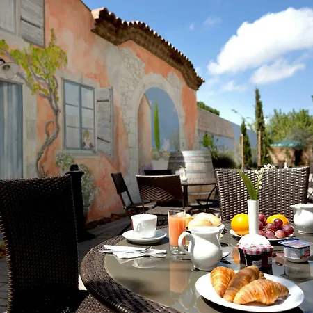 Logis Vignes Blanches*** Cosy Et Restaurant De Terroir 3* Beaucaire (Gard)