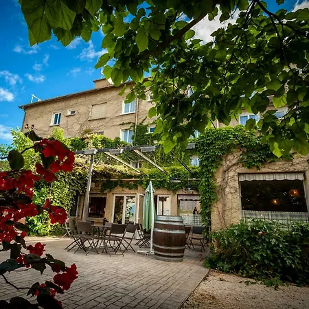 Logis Vignes Blanches*** Cosy Et Restaurant De Terroir 3*