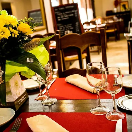 Logis Vignes Blanches*** Cosy Et Restaurant De Terroir Hotel 3*