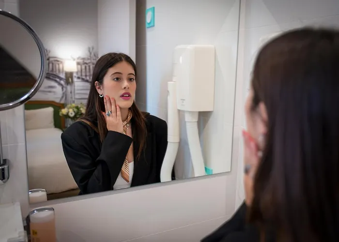 Logis Les Vignes Blanches Hotel