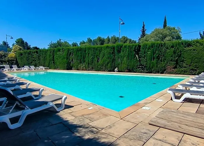 Logis Les Vignes Blanches Beaucaire (Gard)