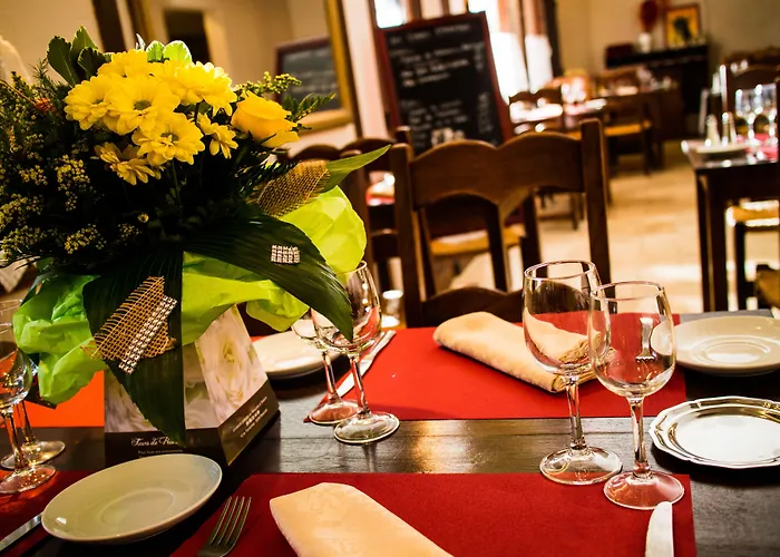 Logis Les Vignes Blanches Hotel